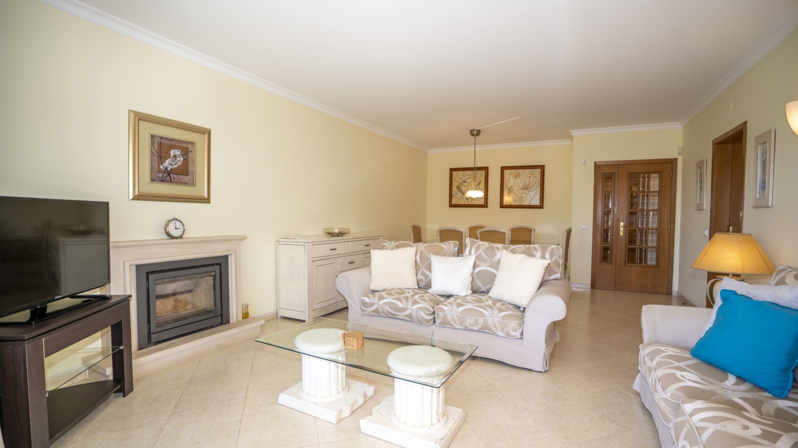 Villa adosada de 4 dormitorios, con piscina, en venta en Vilamoura, Algarve_237469