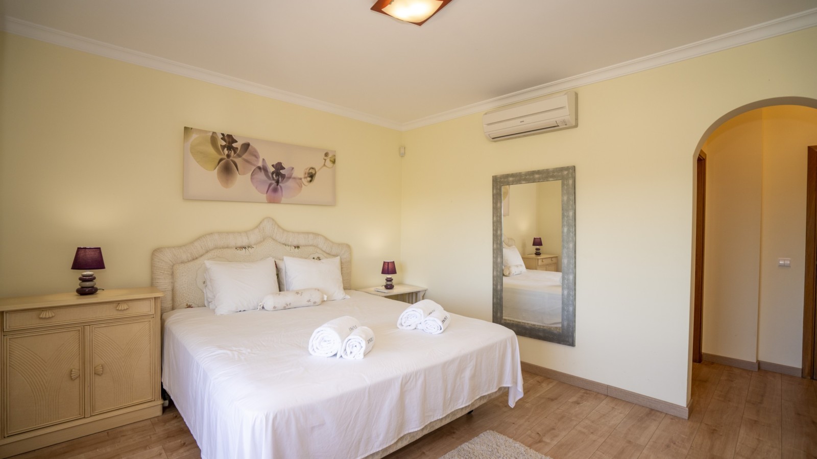 Villa adosada de 4 dormitorios, con piscina, en venta en Vilamoura, Algarve_237481