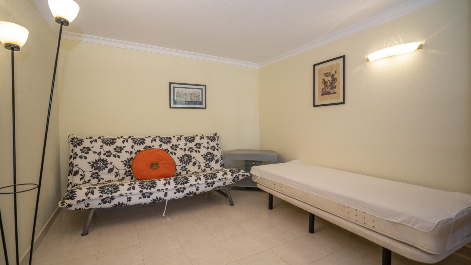 Villa adosada de 4 dormitorios, con piscina, en venta en Vilamoura, Algarve_237505