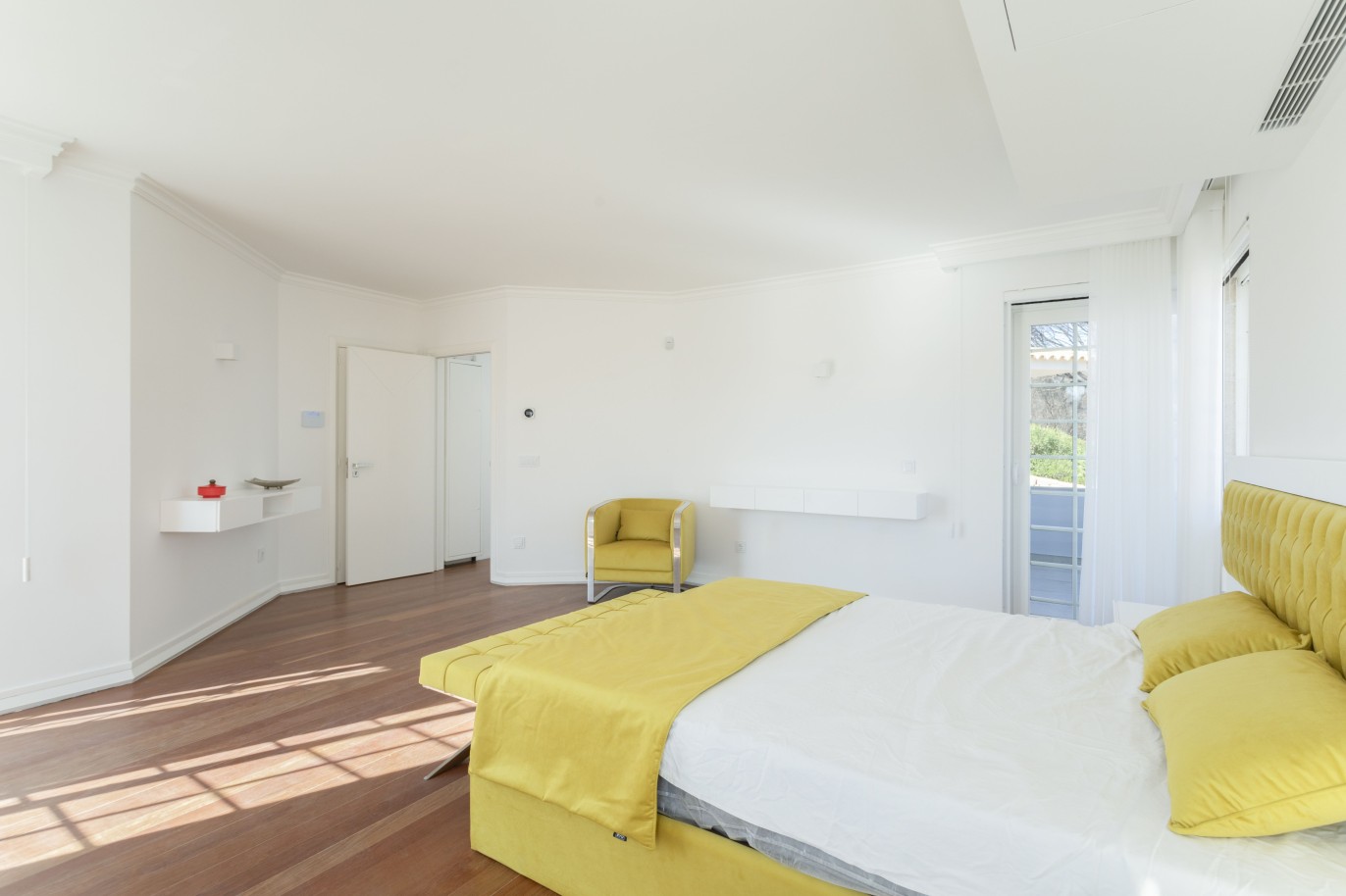 Fantástica villa de 7 dormitorios con piscina, en venta en Almancil, Algarve_237598
