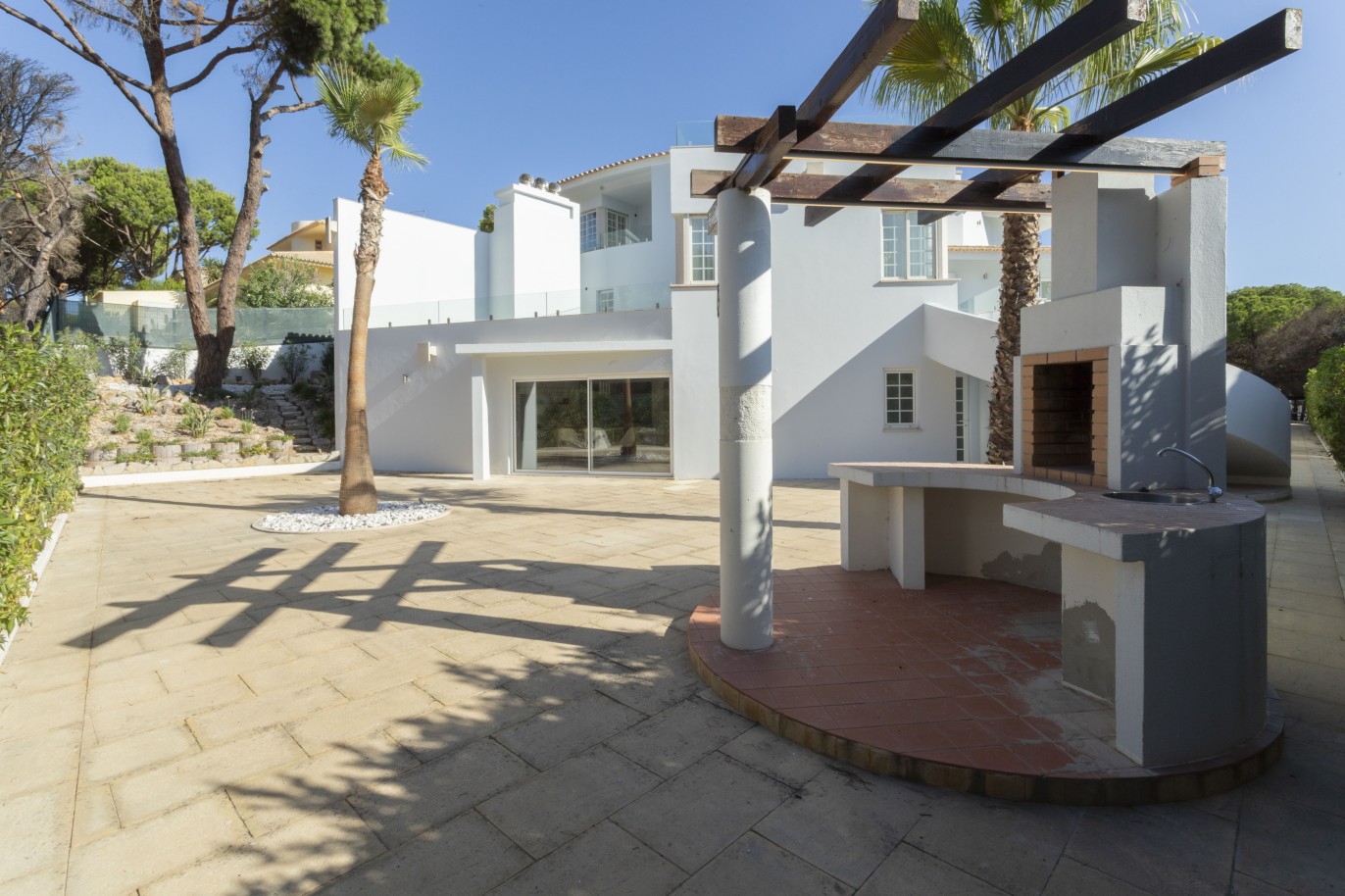 Fantástica villa de 7 dormitorios con piscina, en venta en Almancil, Algarve_237619