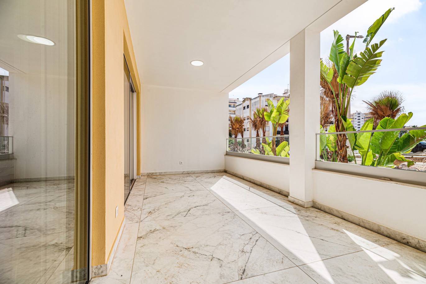 Apartamento con terraza, en vneta, en Lagos, Algarve_238151