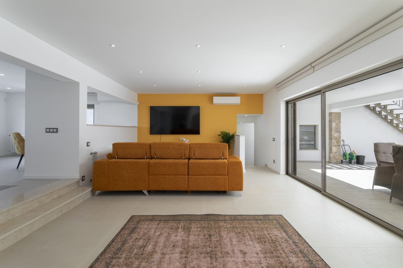 5 Schlafzimmer Villa mit Pool, Neubau, zu verkaufen in Albufeira, Algarve_238320
