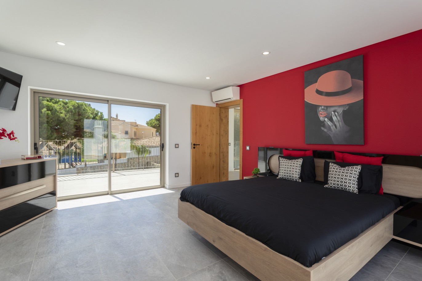 5 Schlafzimmer Villa mit Pool, Neubau, zu verkaufen in Albufeira, Algarve_238338