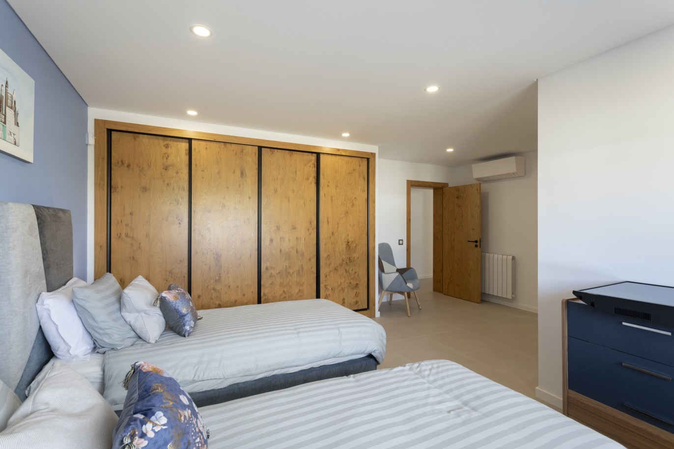 5 Schlafzimmer Villa mit Pool, Neubau, zu verkaufen in Albufeira, Algarve_238345