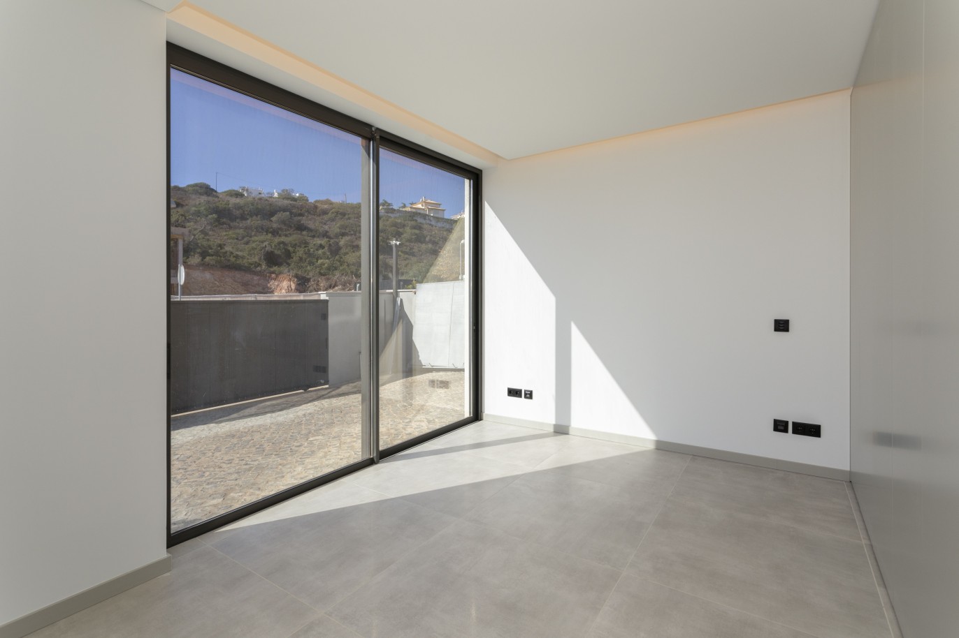 Villa de 3 dormitorios, en construcción, en venta, en Albufeira, Algarve_239031