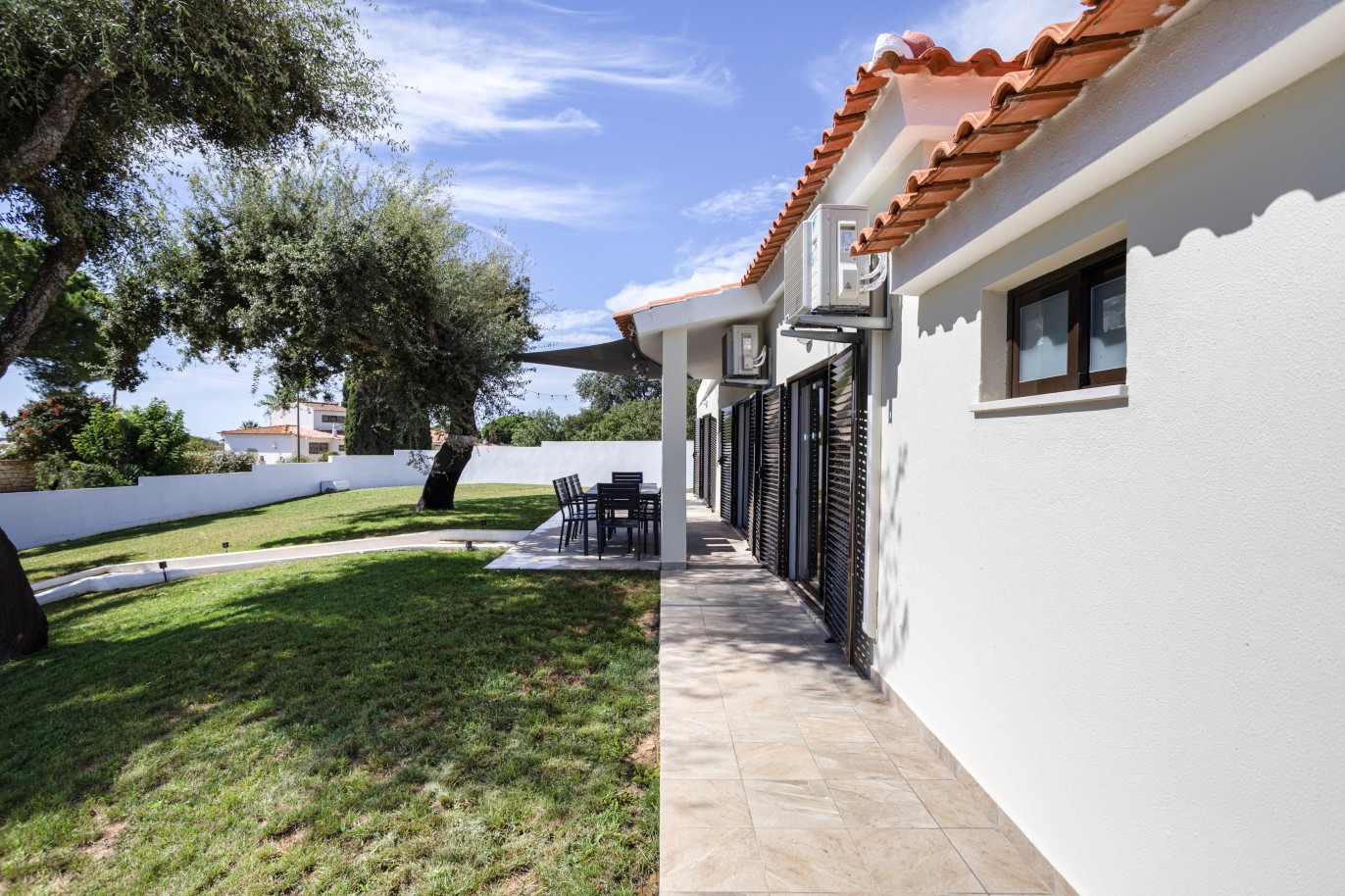 Renovated 4 bedroom villa with pool for sale in Albufeira, Algarve_239061