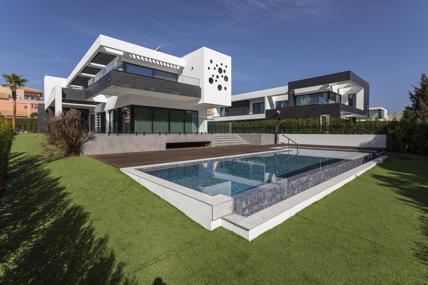 Villa de 4 dormitorios con piscina y vistas al golf, en venta en Vilamoura, Algarve_239132