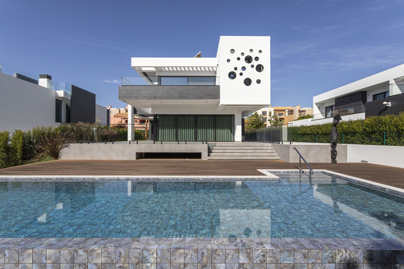 Moradia V4 com piscina e vista golfe, para venda em Vilamoura, Algarve_239133