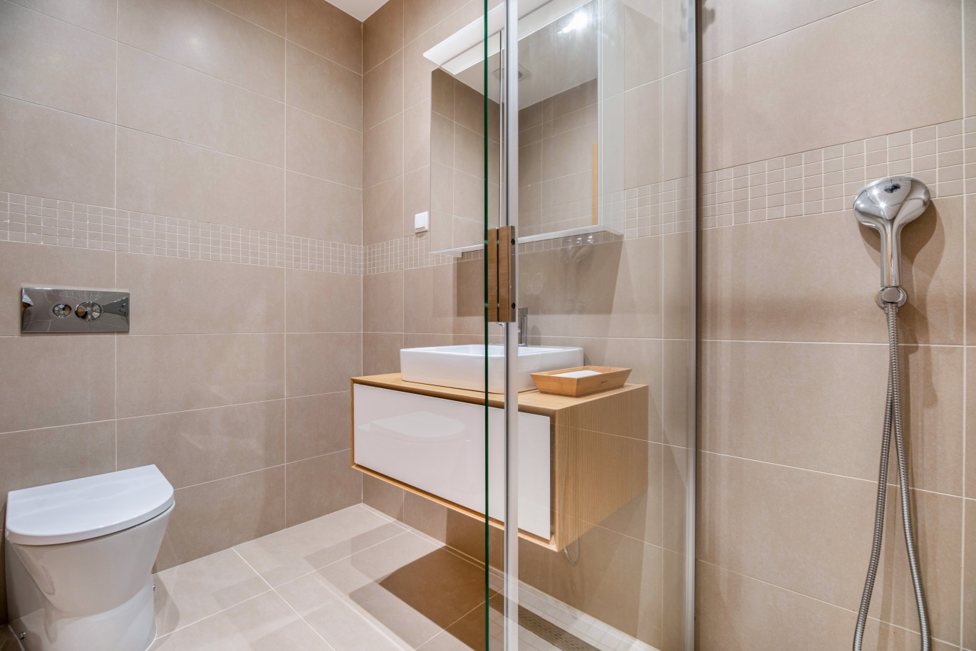 Luxuriöse 2 Zimmer Wohnung mit Meerblick, mit Pool, zu verkaufen, in Porto de Mós, Lagos, Algarve_239351