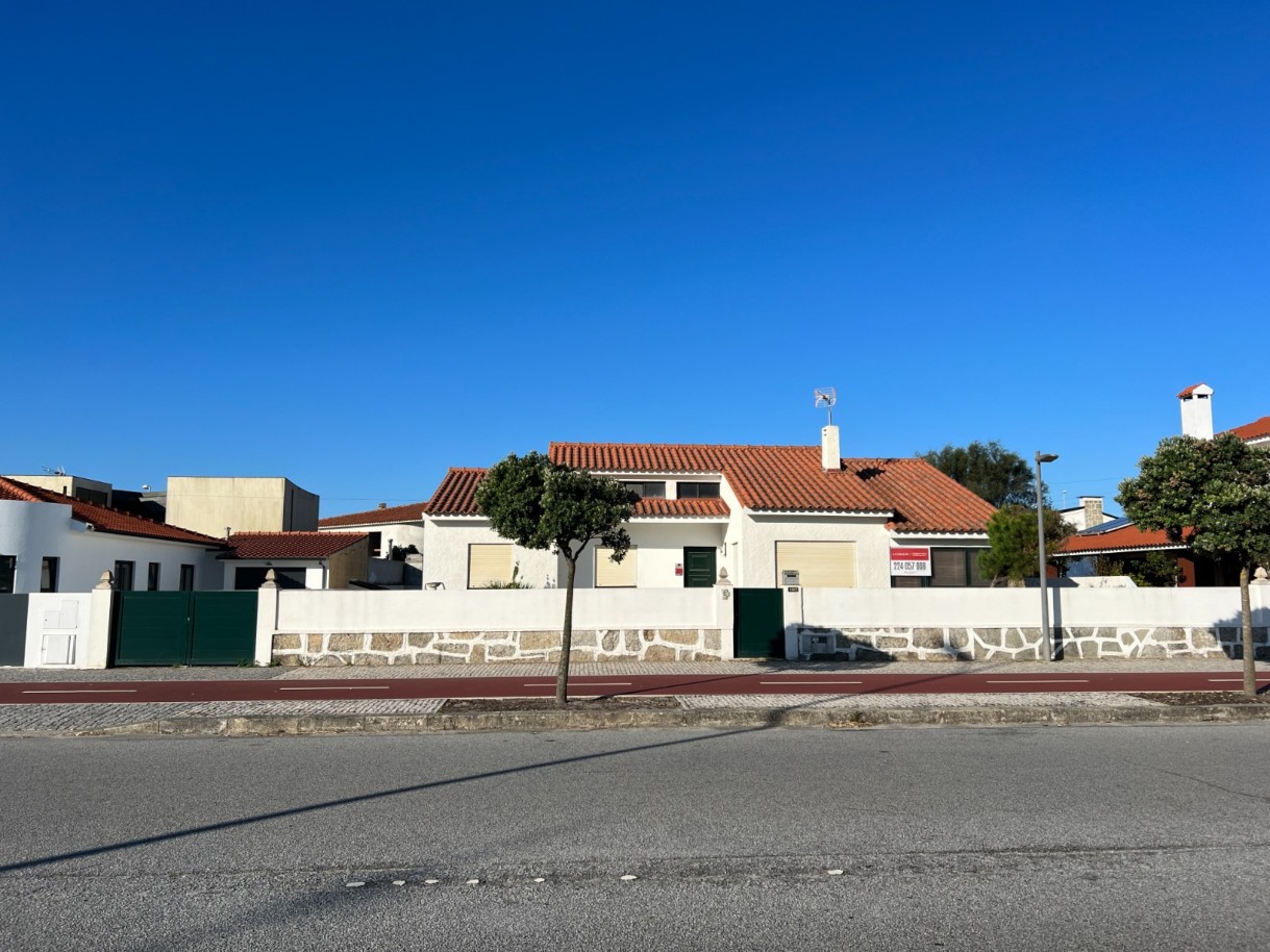 3 bedroom villa with four fronts close to the sea, for sale, Portugal_239676