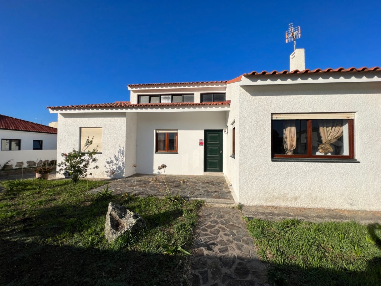 Villa de 3 chambres, quatre façades proche de mer, à vendre, Portugal_239678