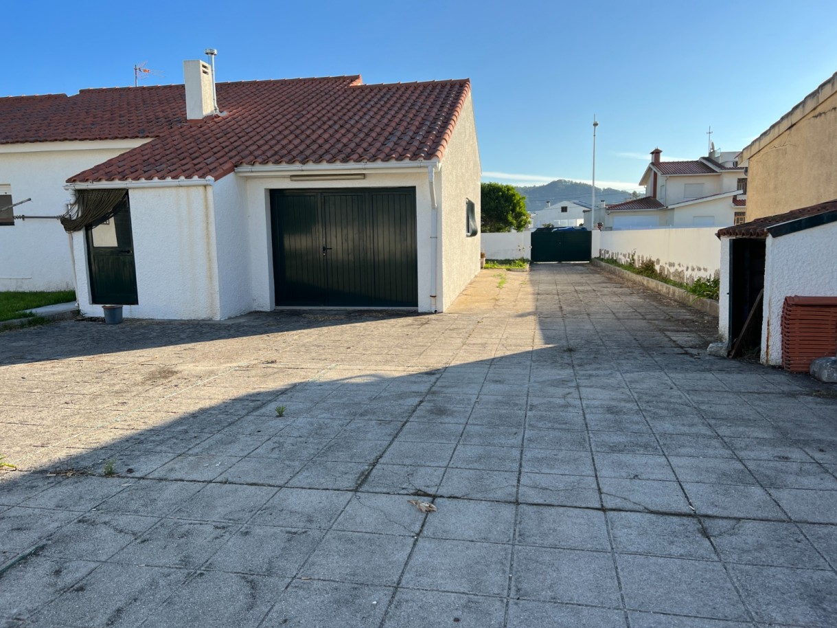 3 bedroom villa with four fronts close to the sea, for sale, Portugal_239697