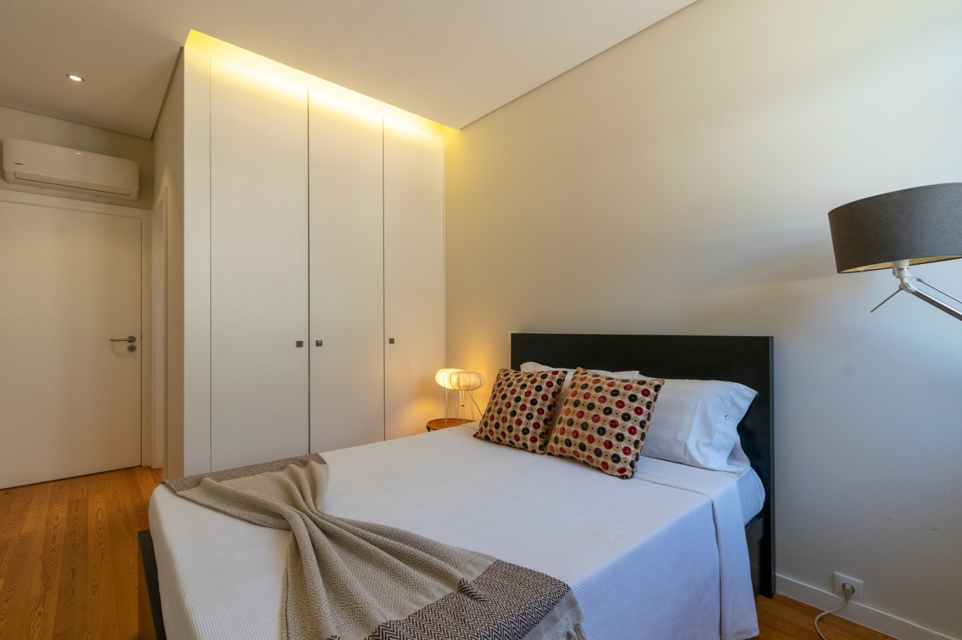 Moradia de luxo, à venda, com jardim e piscina no centro do Porto_240486