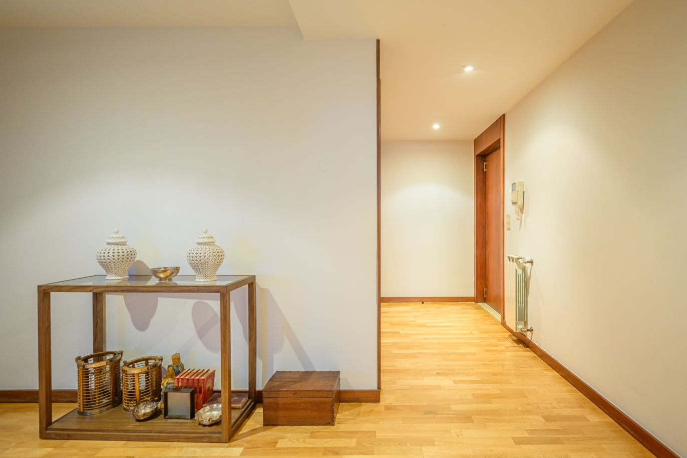 2 bedroom apartment, for sale, in private condominium, Porto, Portugal_240623