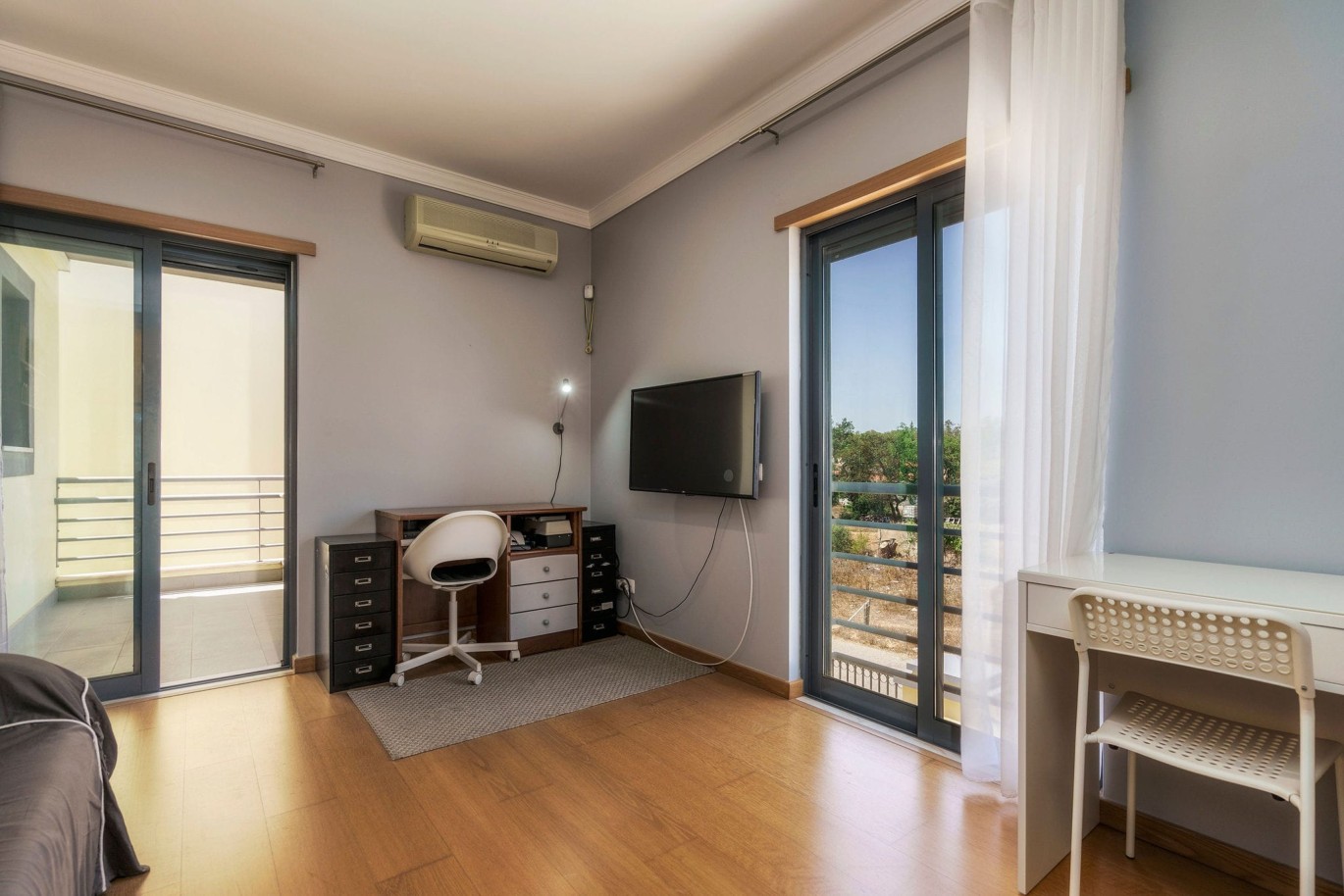 3+1 bedroom villa & 2 bedroom apartment for sale in Quarteira, Algarve_240757