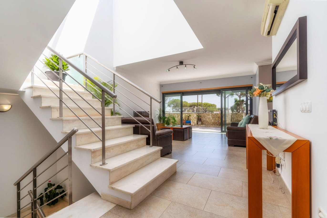 3+1 bedroom villa & 2 bedroom apartment for sale in Quarteira, Algarve_240767