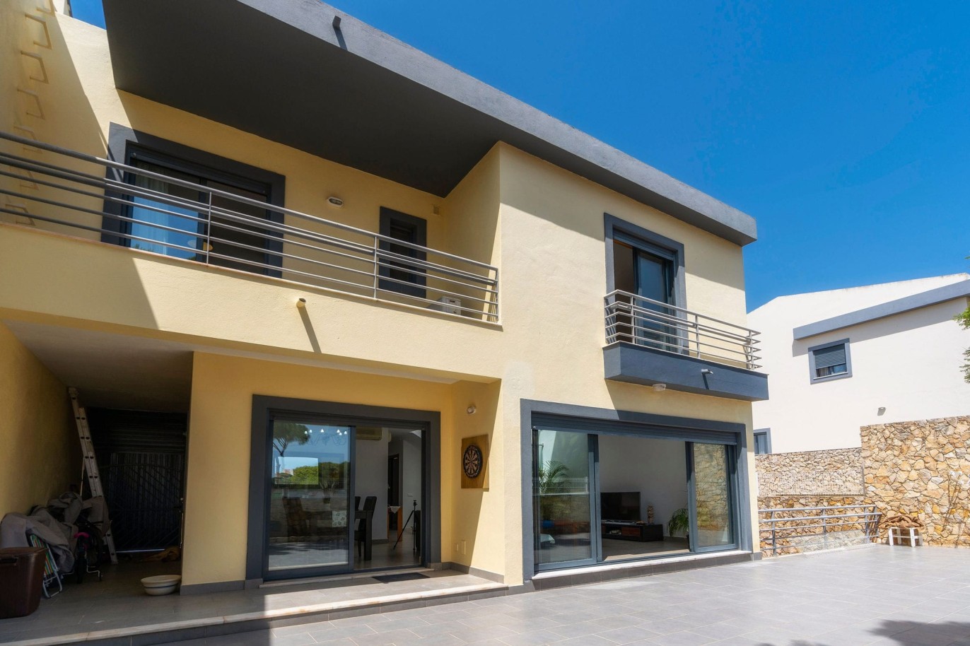 3+1 bedroom villa & 2 bedroom apartment for sale in Quarteira, Algarve_240770