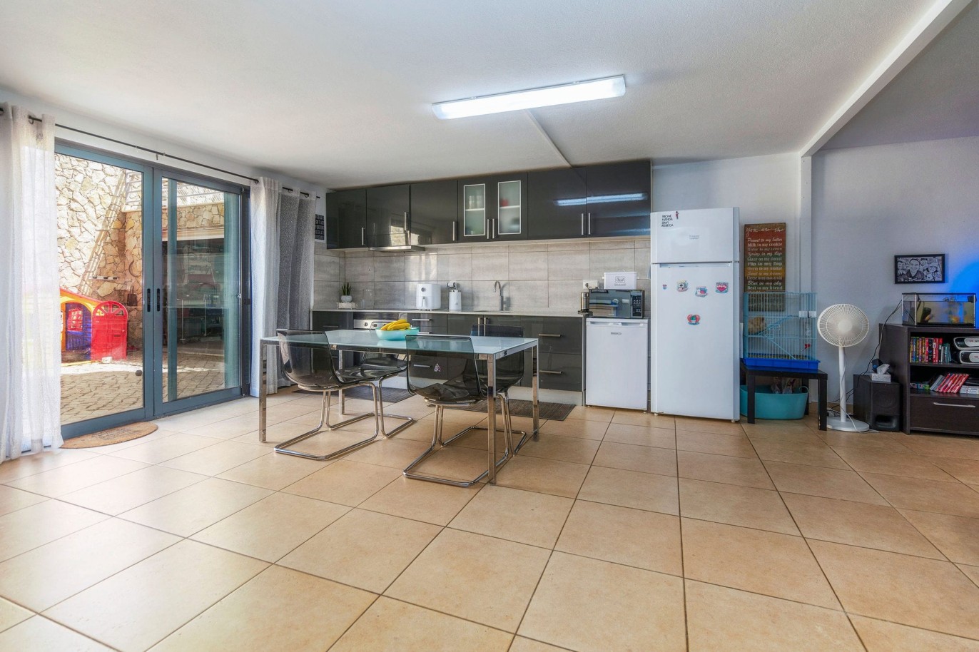 3+1 bedroom villa & 2 bedroom apartment for sale in Quarteira, Algarve_240773