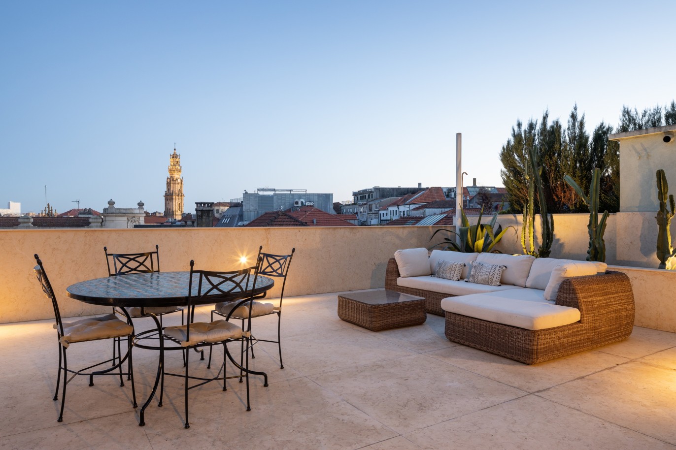 Venda de fantástico apartamento com terraço na Baixa do Porto_240780
