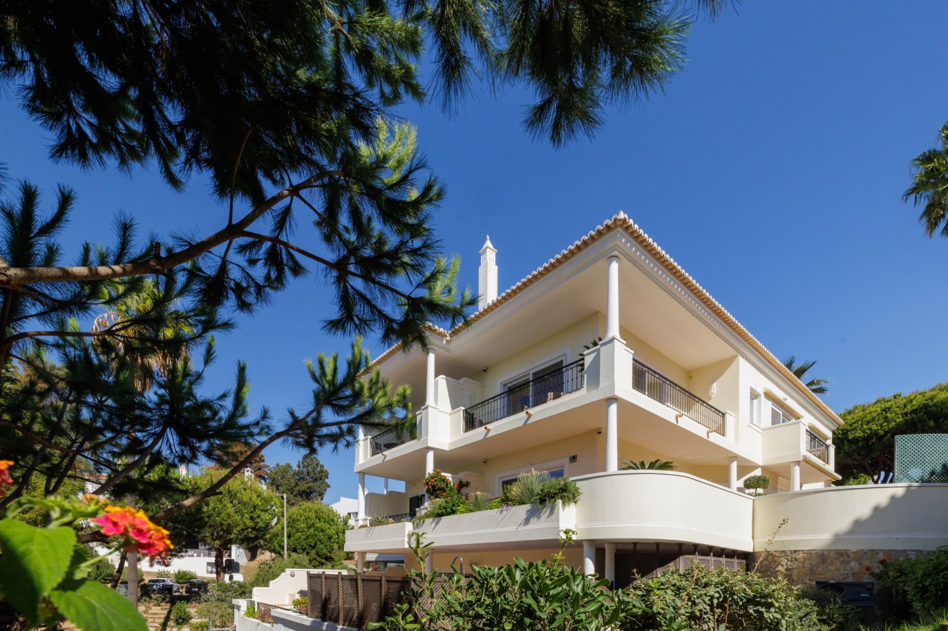 Apartamento duplex com piscina, para venda em Vale do Lobo, Algarve_240856