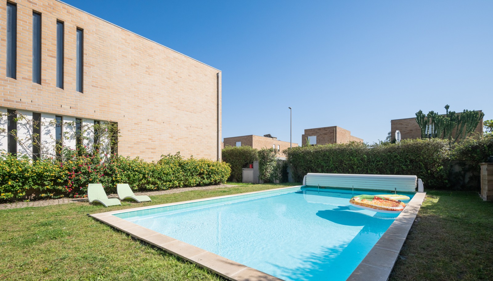 4 bedroom villa with swimming pool, for sale, in Porto, Portugal_241028