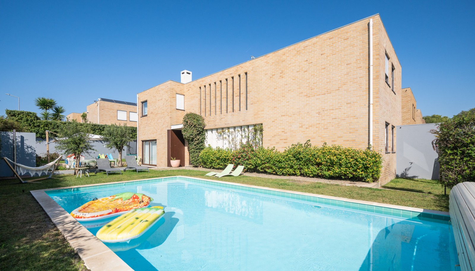 4 bedroom villa with swimming pool, for sale, in Porto, Portugal_241029