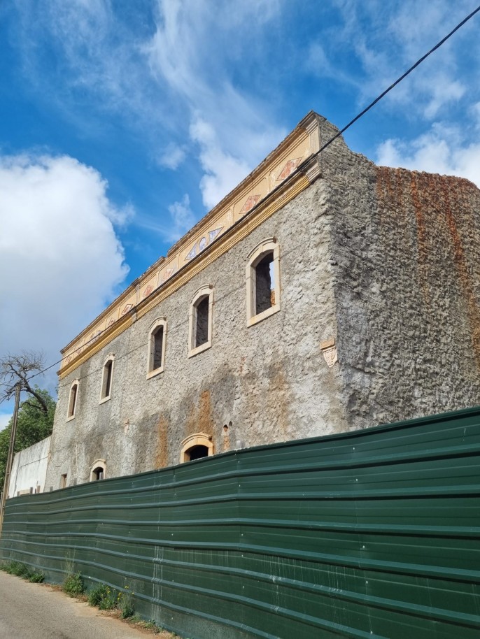 Gebäude in der Wiederaufbauphase, in Loulé, Algarve_241405