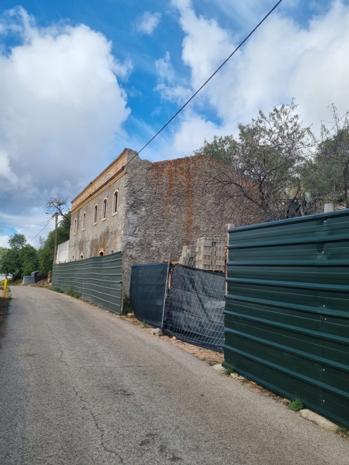 Gebäude in der Wiederaufbauphase, in Loulé, Algarve_241406