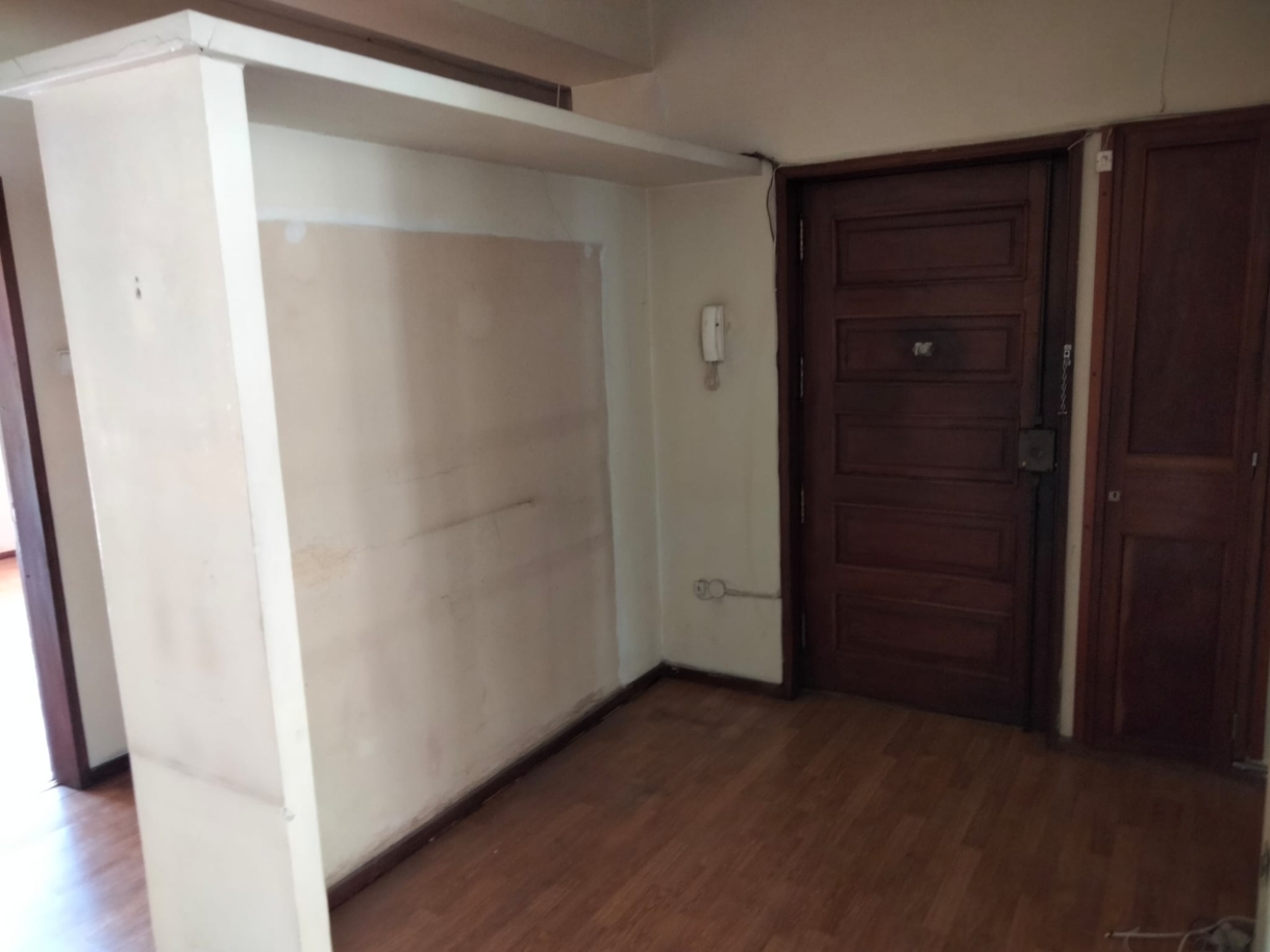 Apartamento T4 em Antero de Quental para remodelar, à venda, Porto_241887