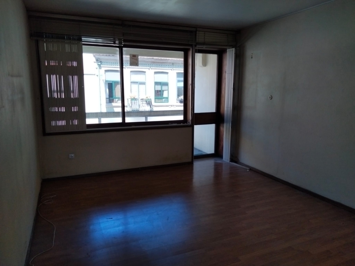 Appartement de 4 chambres à rénover, à vendre, Porto, Portugal_241891