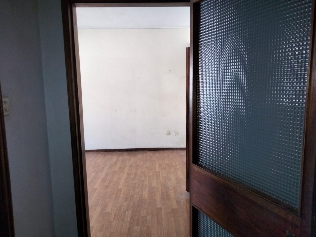 Apartamento T4 em Antero de Quental para remodelar, à venda, Porto_241910