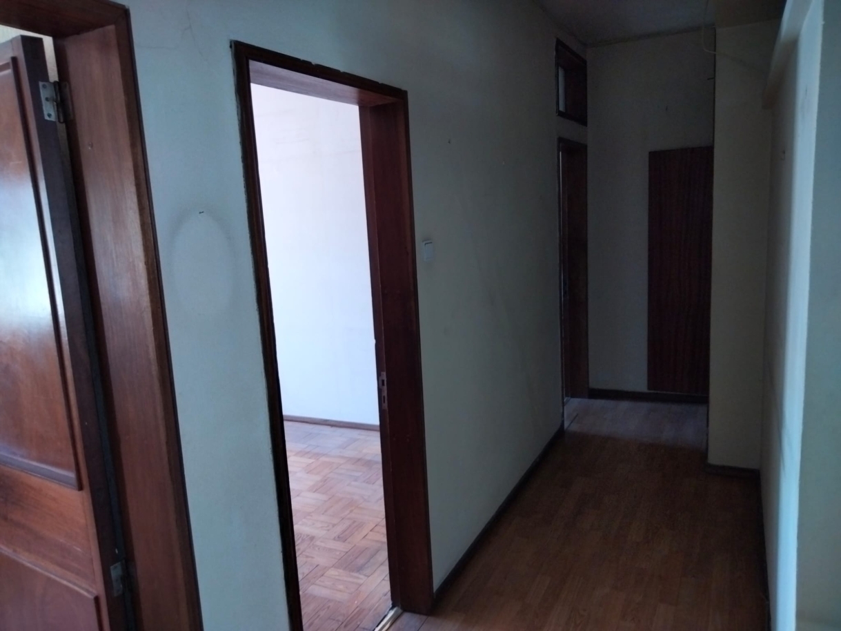 Apartamento T4 em Antero de Quental para remodelar, à venda, Porto_241911