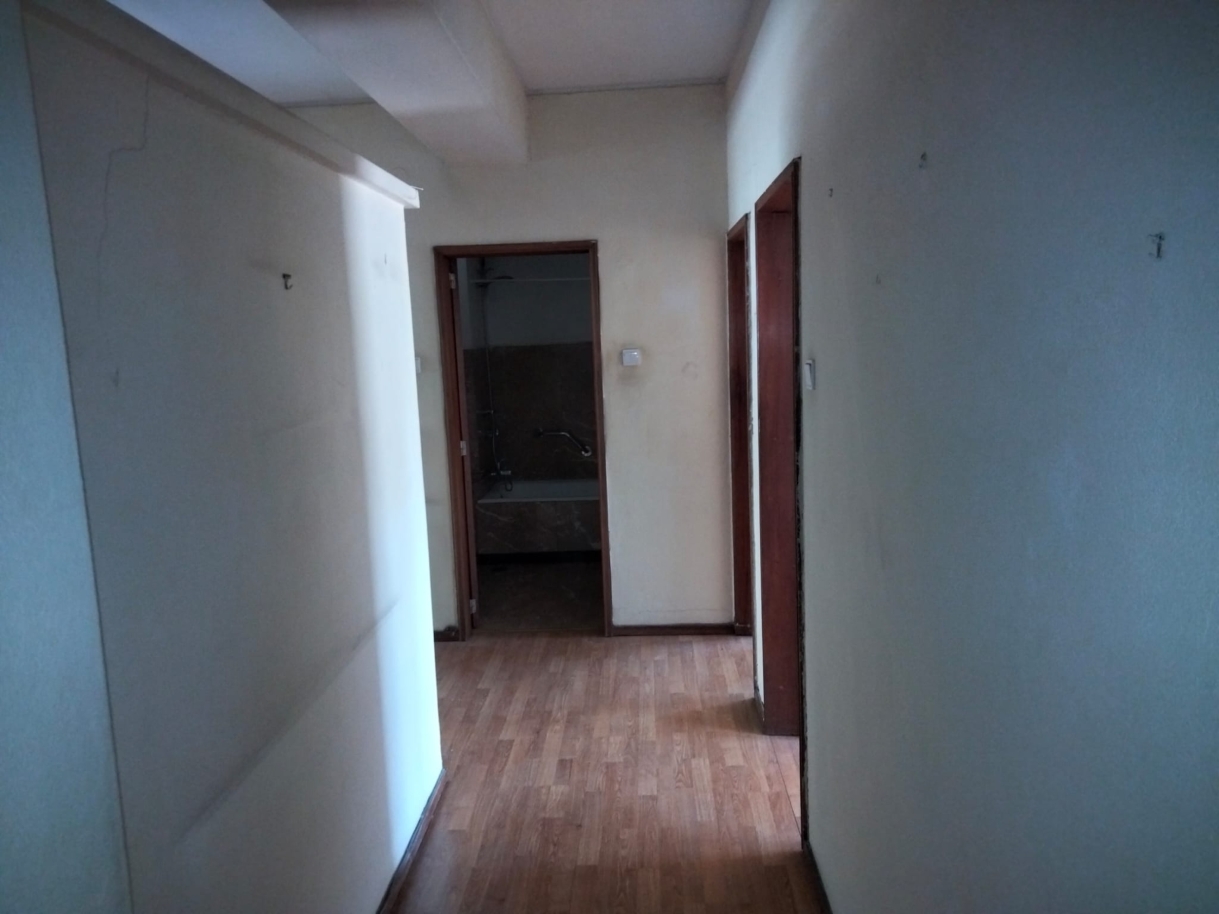 Apartamento T4 em Antero de Quental para remodelar, à venda, Porto_241915