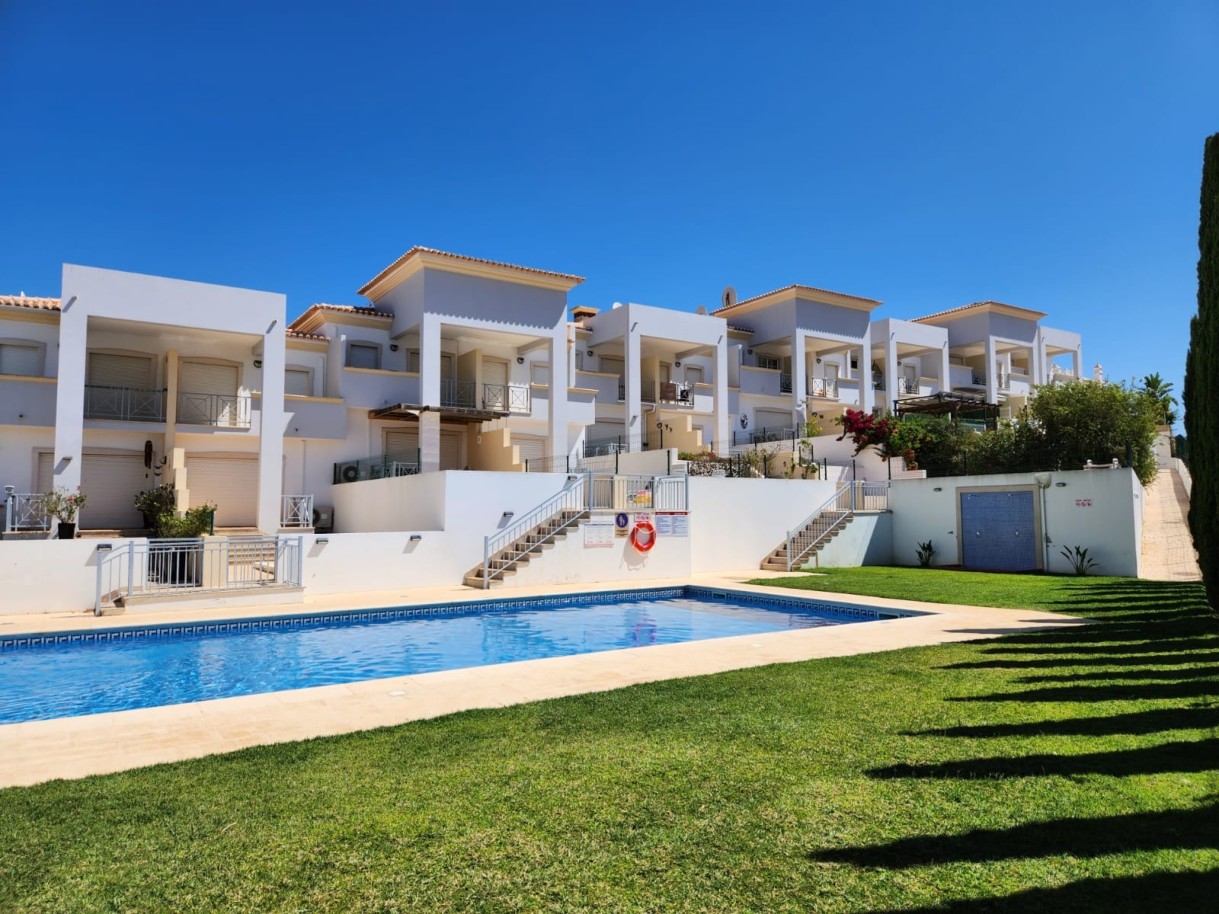 Moradia geminada V2+1, com piscina, para venda em Albufeira, Algarve_242193
