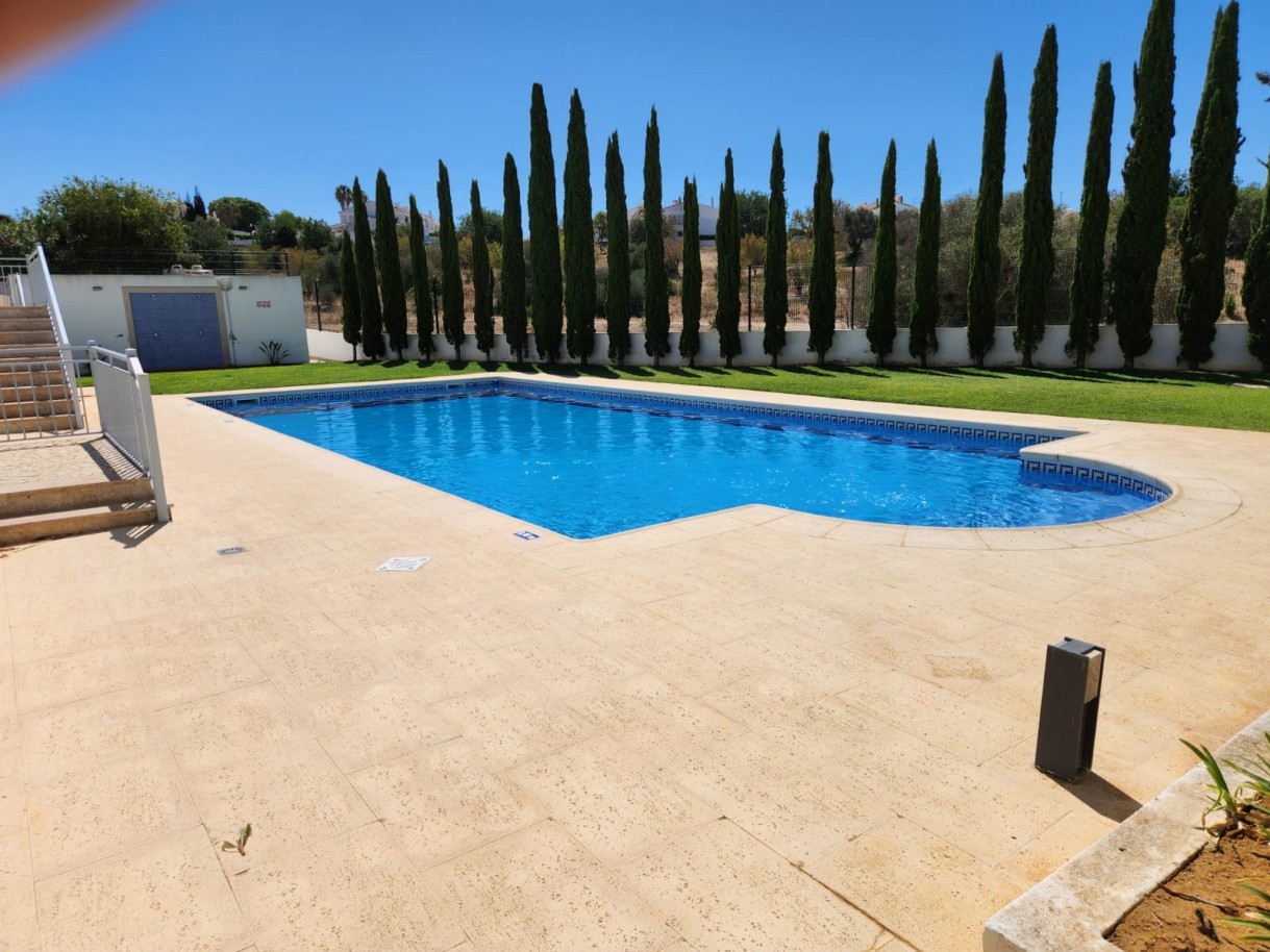 Moradia geminada V2+1, com piscina, para venda em Albufeira, Algarve_242207