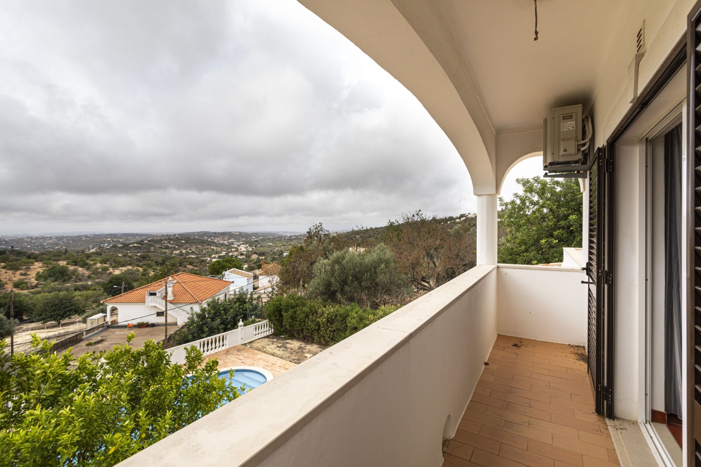 Villa de 4 chambres, avec piscine, à vendre, à Boliqueime, Loulé, Algarve_242620