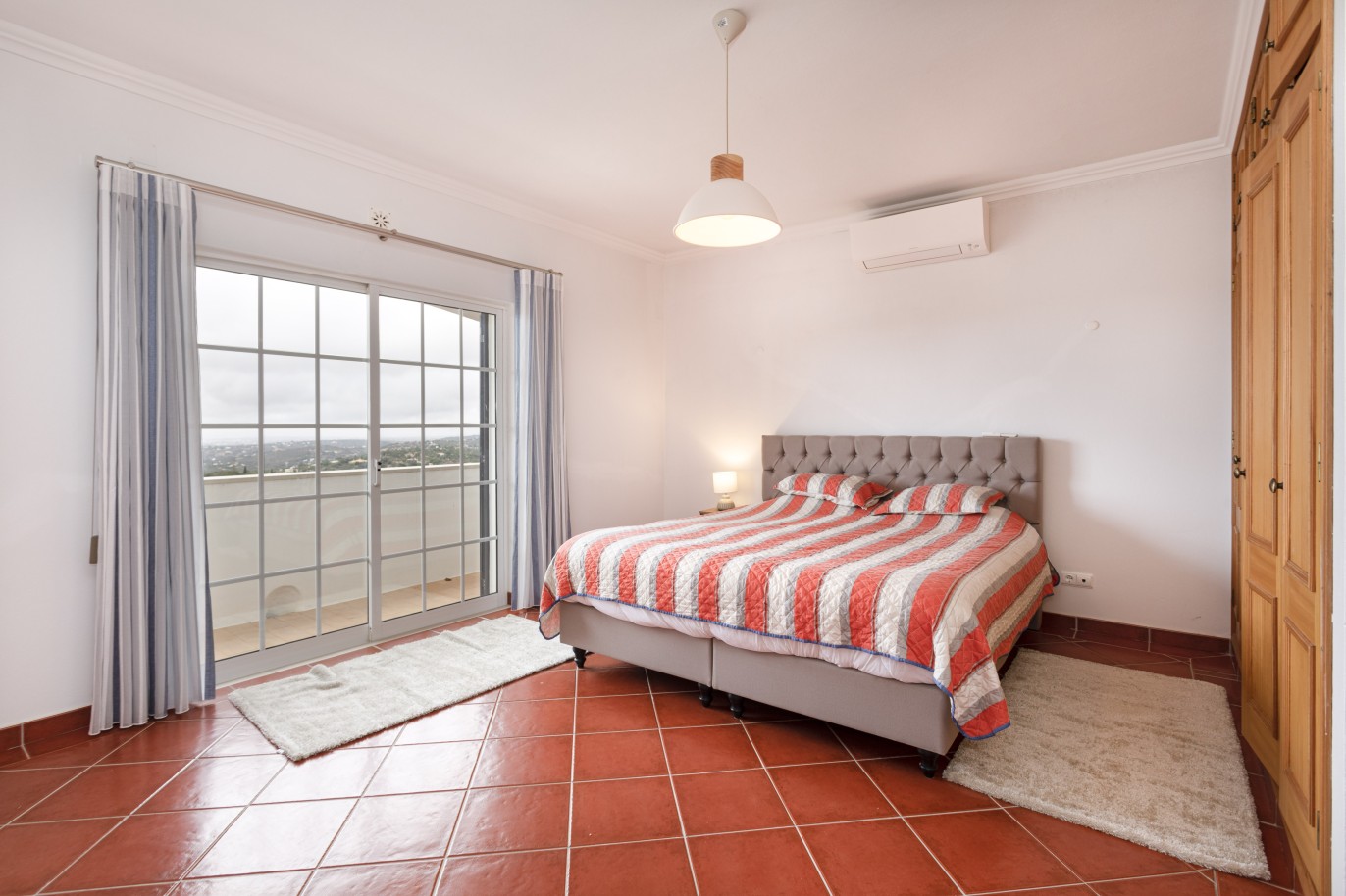 Villa 4 dormitorios, piscina, en venta, en Boliqueime, Loulé, Algarve_242636