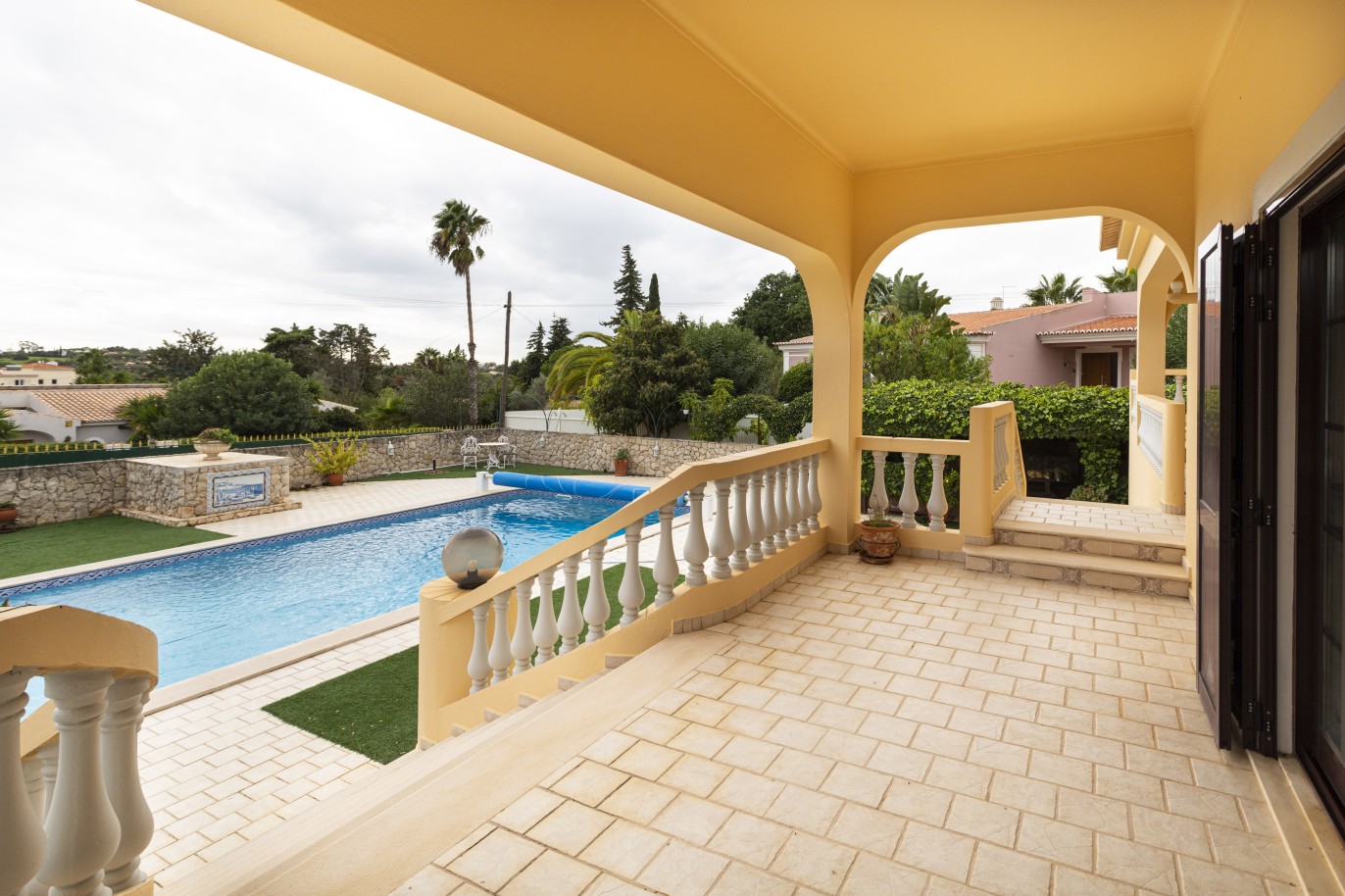 Fantastique villa avec 5 chambres, piscine, à vendre, à Carvoeiro, Algarve_243235