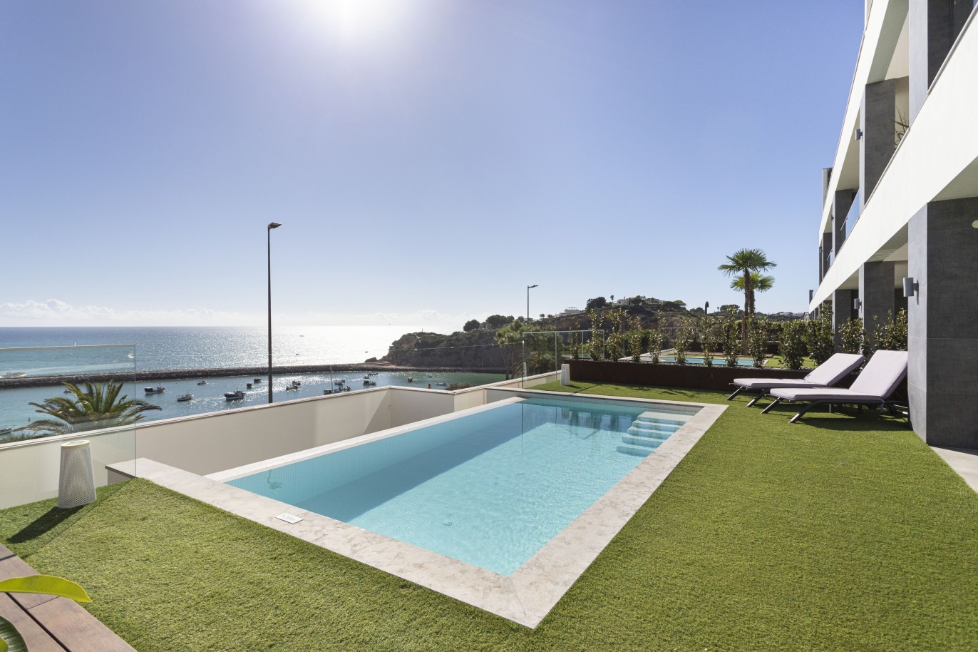 Lujoso piso de 3 dormitorios con vistas al mar, en venta en Albufeira, Algarve_243366