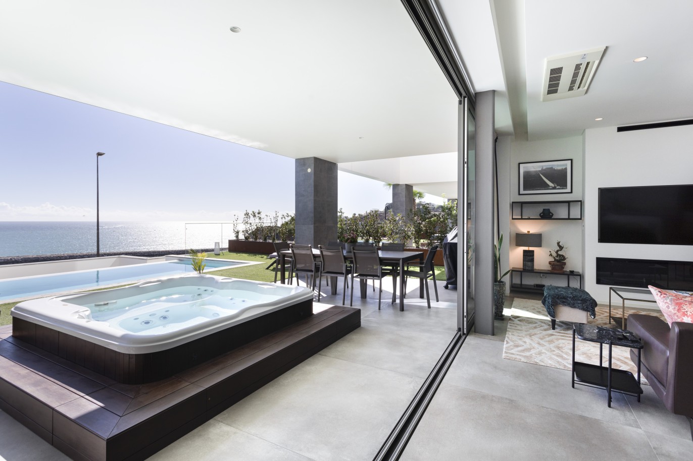 Lujoso piso de 3 dormitorios con vistas al mar, en venta en Albufeira, Algarve_243368