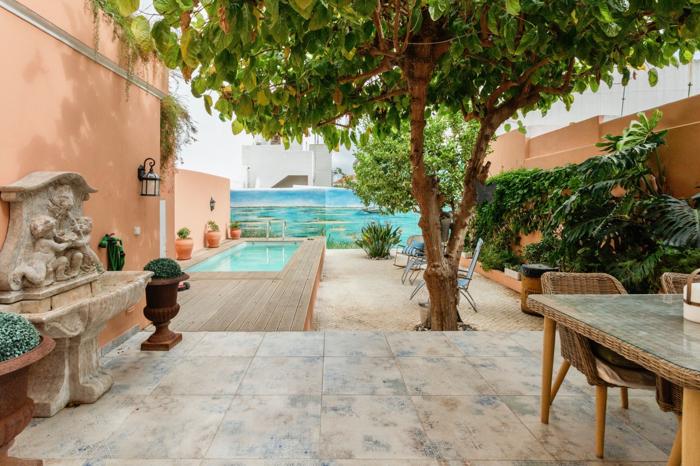 Casa senhorial V4 com piscina, para venda em Olhão, Algarve_243503