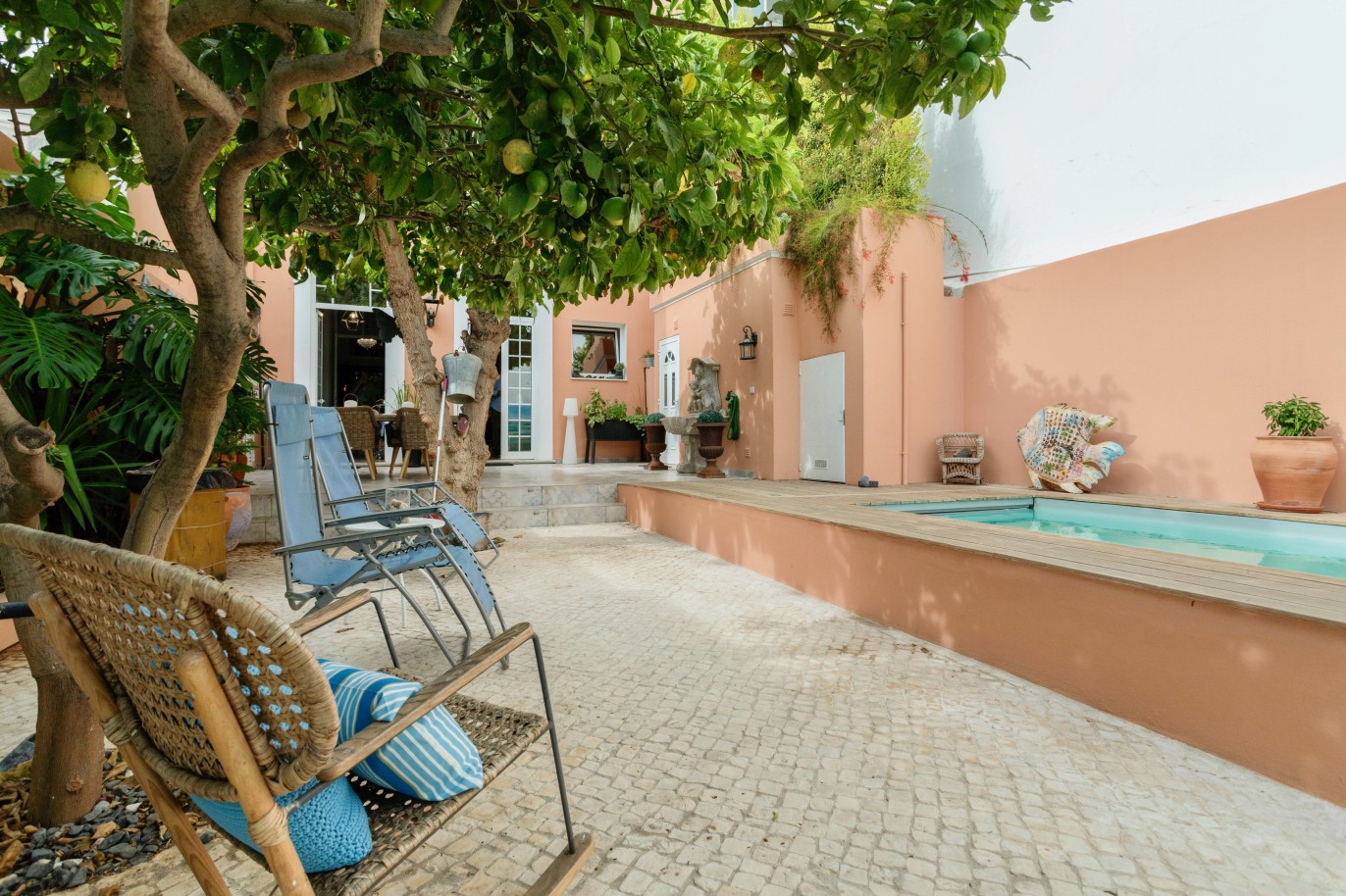 Casa senhorial V4 com piscina, para venda em Olhão, Algarve_243506