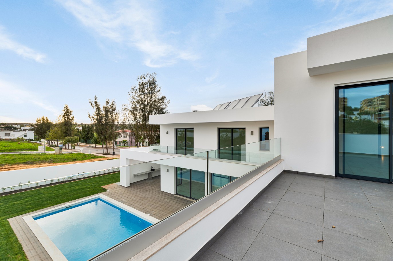 Moradia V4, com piscina, para venda em Porto de Mós, Lagos, Algarve_243631