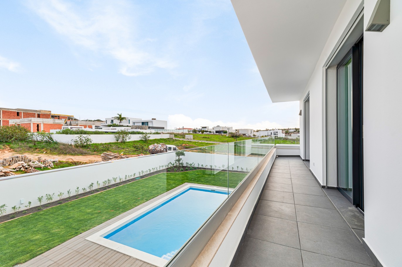 Modern 4-Bedroom Villa, pool, for sale in Porto de Mós, Lagos, Algarve_243633