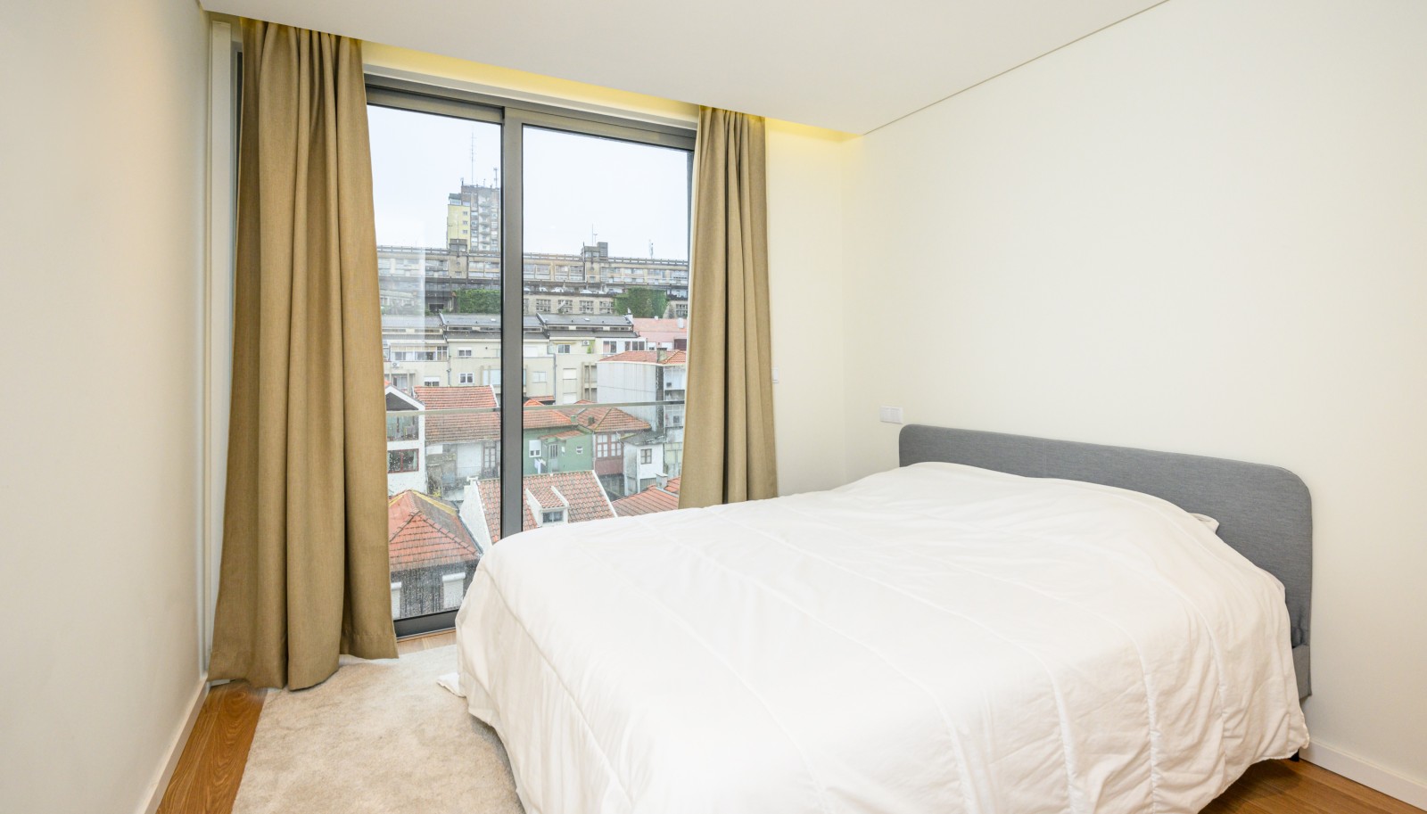 Three bedroom duplex apartment, for sale, centre of Porto, Portugal_244735