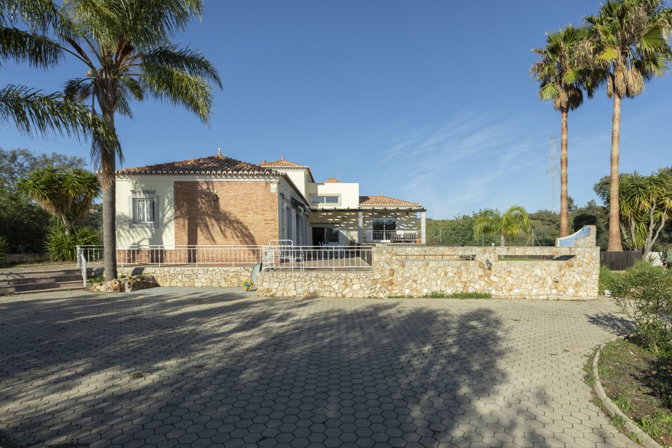 Villa de 4 chambres avec piscine, à vendre à São Brás de Alportel, Algarve_245018