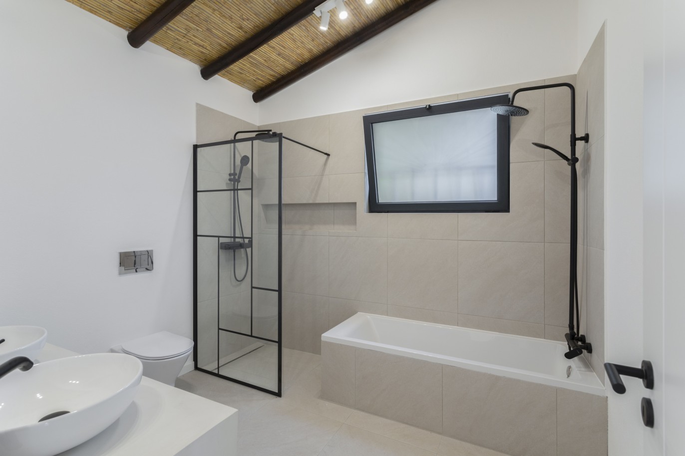 Villa de 3 dormitorios con vistas al mar y piscina, en venta en Santa Barbara, Algarve_245056
