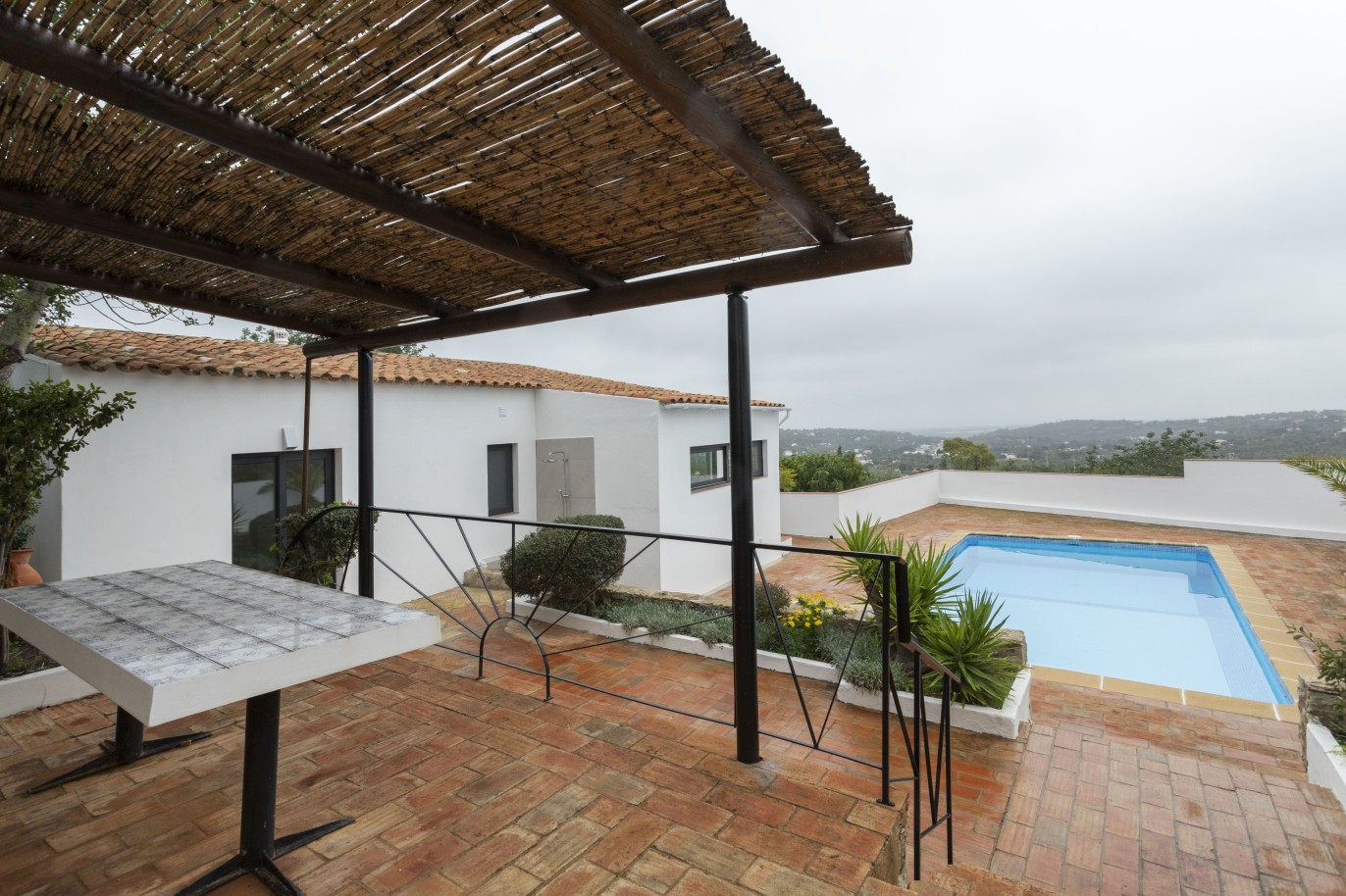 Moradia V3 com vista mar e piscina, para venda em Santa Barbara, Algarve_245061