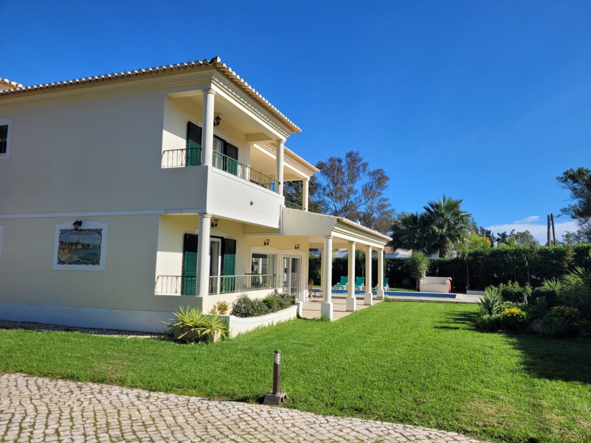 4 Schlafzimmer Villa mit Schwimmbad, zu verkaufen in Penina Golf, Alvor, Algarve_245367